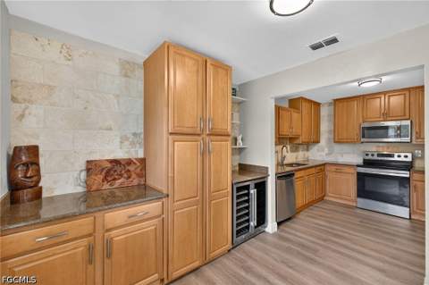 3656 Suntrust Dr, Fort Myers FL - photo 10 of 35