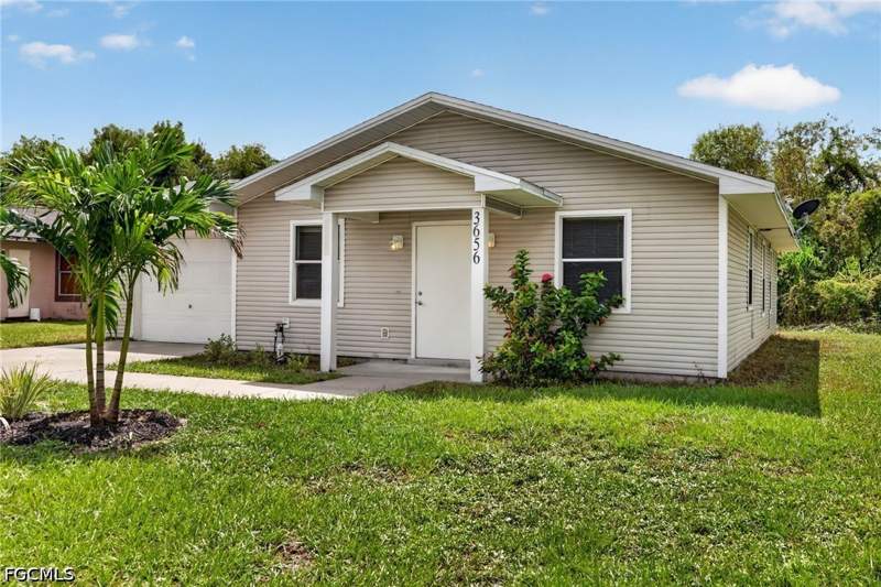 3 bedroom SingleFamilyResidence at 3656 Suntrust Dr, Habitat Village, Fort Myers — photo 3