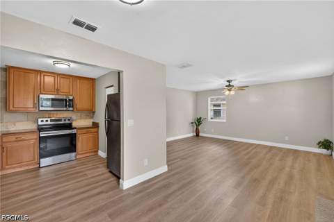 3656 Suntrust Dr, Fort Myers FL - photo 9 of 35