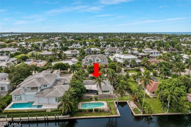 2 bedroom SingleFamilyResidence at 499 16th Ave S, Aqualane Shores, Naples — photo 2