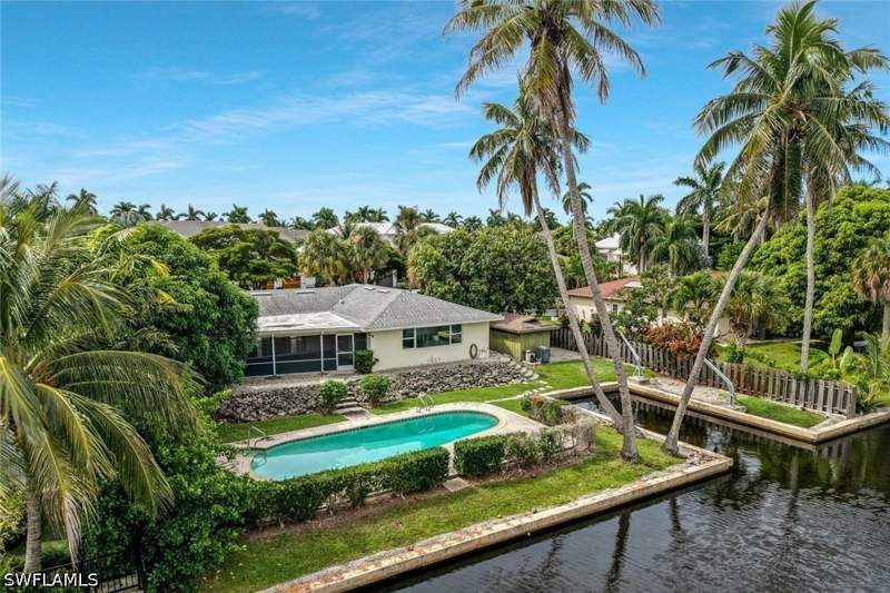 2 bedroom SingleFamilyResidence at 499 16th Ave S, Aqualane Shores, Naples — photo 4