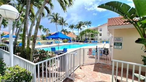 4690 Saint Croix Ln 411, Naples FL - photo 15 of 18