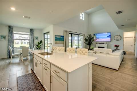 10895 Timber Creek Dr, Fort Myers FL - photo 10 of 69