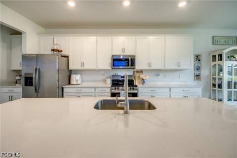 10895 Timber Creek Dr, Fort Myers FL - photo 13 of 69