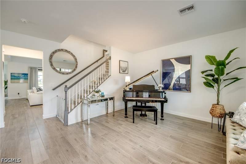 5 bedroom SingleFamilyResidence at 10895 Timber Creek Dr, Timber Creek, Fort Myers — photo 3