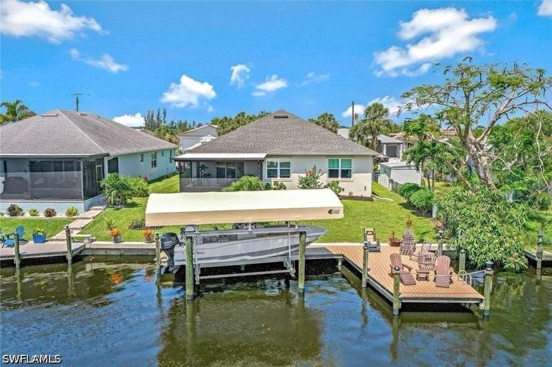 4 bedroom SingleFamilyResidence at 2214 Isle Of Pines Ave, Fort Myers Shores, Fort Myers — photo 4