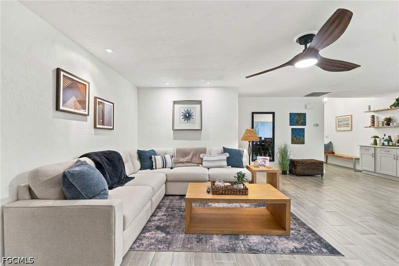 4 bedroom SingleFamilyResidence at 27160 Edenbridge Ct, Edenbridge Gardens, Bonita Springs — photo 3