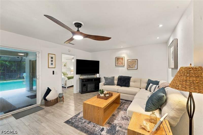 4 bedroom SingleFamilyResidence at 27160 Edenbridge Ct, Edenbridge Gardens, Bonita Springs — photo 5