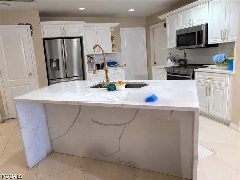 3 bedroom SingleFamilyResidence at 2702 37th St SW, Lehigh Acres, Lehigh Acres — photo 3