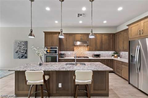 8950 Mustique Ln, Naples FL - photo 12 of 50