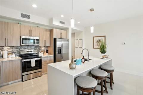 15901 Royal Pointe Ln 301, Fort Myers FL - photo 10 of 40