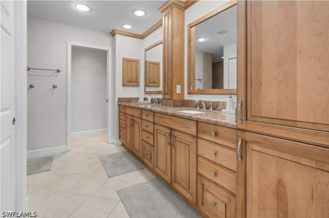 807 Rue Deville 2.11, Naples FL - photo 17 of 33