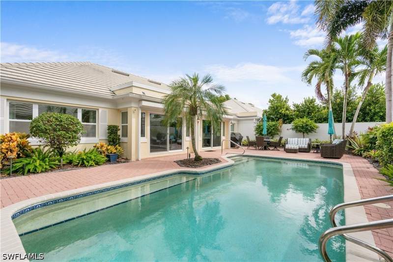 3 bedroom Attached at 807 Rue Deville 2.11, Beauville, Naples — photo 3