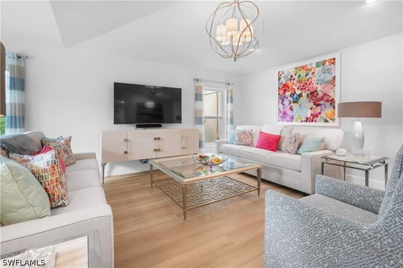 3 bedroom Attached at 807 Rue Deville 2.11, Beauville, Naples — photo 5