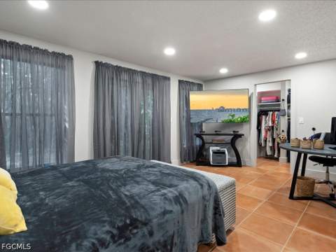 1046 Sperling Ave, Naples FL - photo 10 of 19