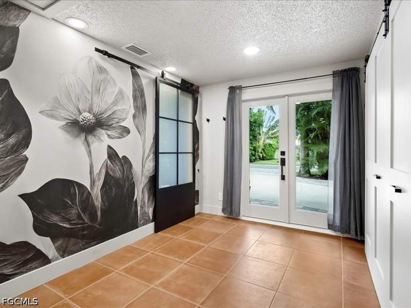 3 bedroom SingleFamilyResidence at 1046 Sperling Ave, Sperling, Naples — photo 3