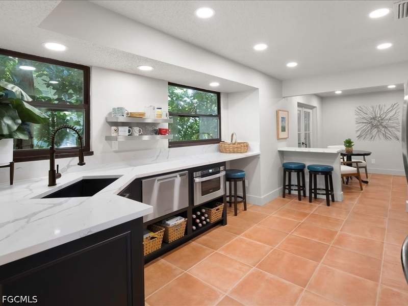 3 bedroom SingleFamilyResidence at 1046 Sperling Ave, Sperling, Naples — photo 4