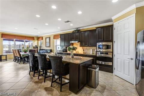 8650 Palermo Ct, Naples FL - photo 12 of 35