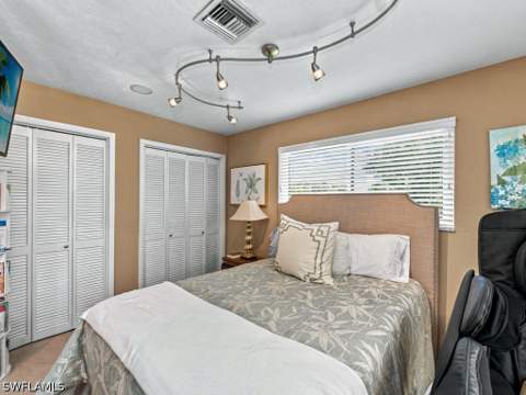 394 Bay Meadows Dr, Naples FL - photo 11 of 17
