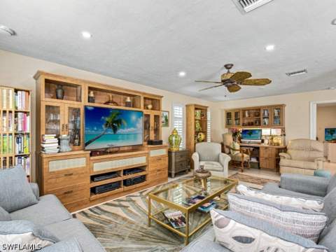 394 Bay Meadows Dr, Naples FL - photo 13 of 17