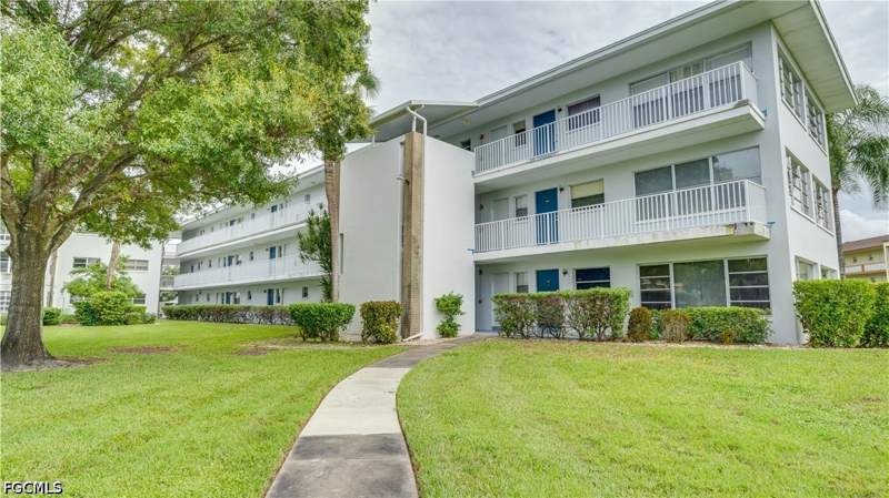 1 bedroom Condominium at 1434 Tropic Ter, Tropic Terrace, North Fort Myers — photo 2