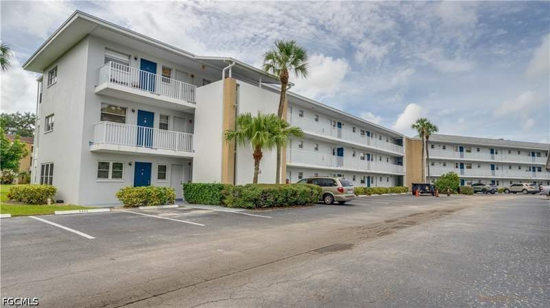 1 bedroom Condominium at 1434 Tropic Ter, Tropic Terrace, North Fort Myers — photo 3