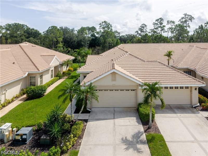 2 bedroom Attached at 20940 Calle Cristal Ln 1, Herons Glen, North Fort Myers — photo 3