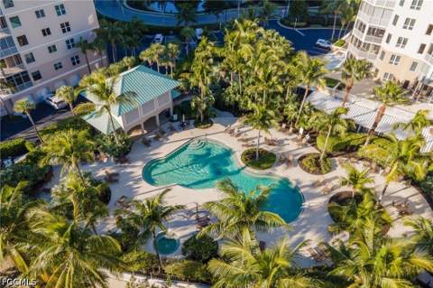 4182 Bay Beach Ln 722, Fort Myers Beach FL - photo 21 of 37