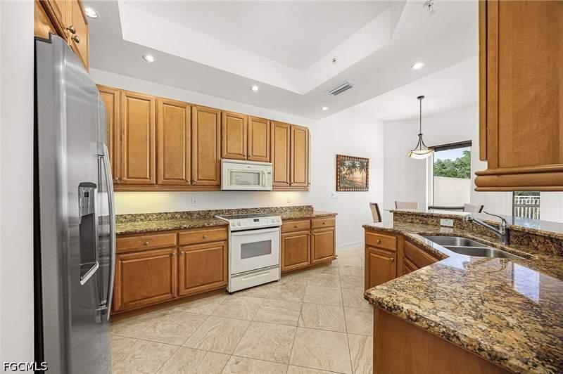 3 bedroom Condominium at 4182 Bay Beach Ln 722, Waterside At Bay Beach, Fort Myers Beach — photo 3
