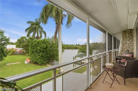 330 Kon Tiki Dr D6, Naples FL - photo 10 of 28