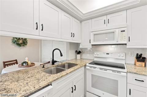 330 Kon Tiki Dr D6, Naples FL - photo 15 of 28
