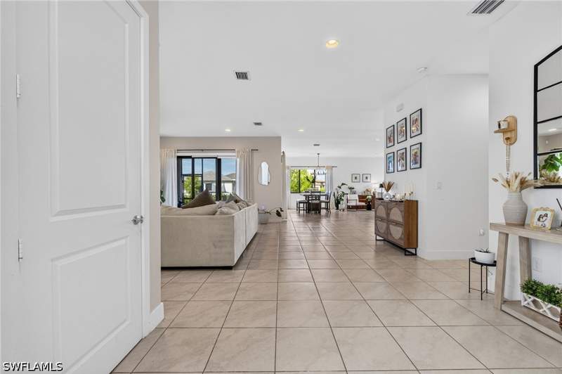 4 bedroom SingleFamilyResidence at 5047 Penella Ave, Maple Ridge, Ave Maria — photo 3