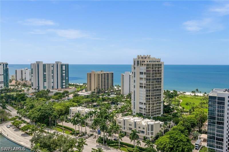3 bedroom Condominium at 4021 Gulf Shore Blvd N 1204, Brittany, Naples — photo 2