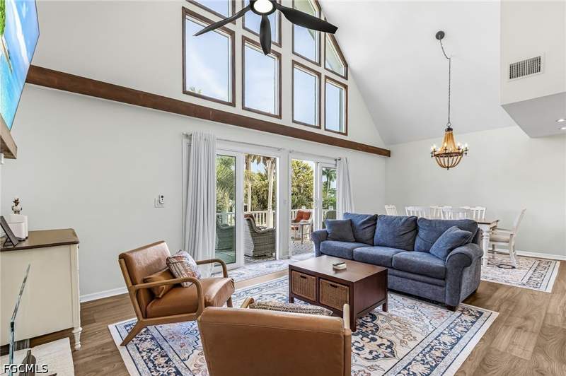 2 bedroom SingleFamilyResidence at 7443 Pomegranate Dr, Sundiet Village, Bokeelia — photo 5