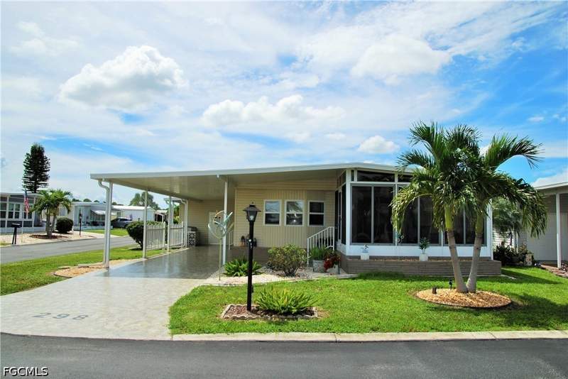 2 bedroom ManufacturedHome at 298 Boros Dr, Six Lakes Country Club, North Fort Myers — photo 3