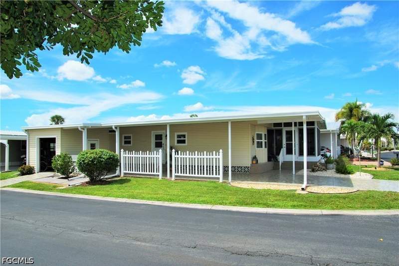 2 bedroom ManufacturedHome at 298 Boros Dr, Six Lakes Country Club, North Fort Myers — photo 5