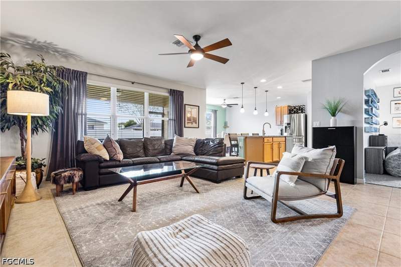 3 bedroom SingleFamilyResidence at 2701 SW 4th Pl, Cape Coral, Cape Coral — photo 4