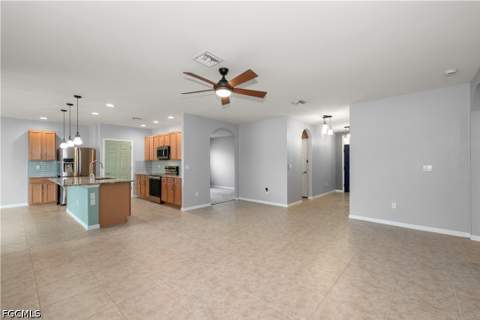 2701 SW 4th Pl, Cape Coral FL - photo 9 of 31