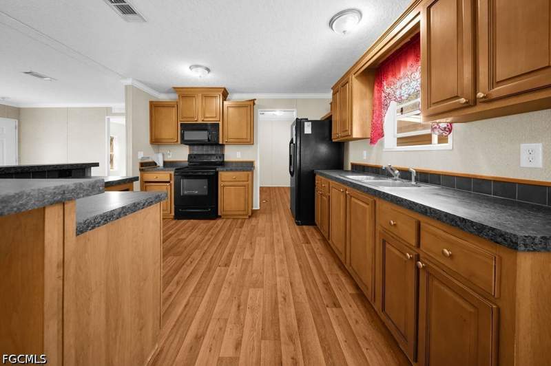 3 bedroom ManufacturedHome at 1080 Canopy Ln, Moore Haven, Moore Haven — photo 5