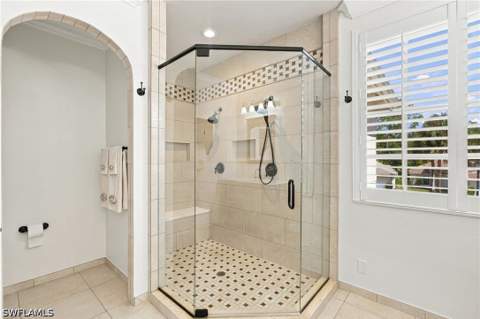 1289 Barrigona Ct, Naples FL - photo 12 of 36