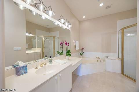 917 Vistana Cir 6, Naples FL - photo 18 of 50