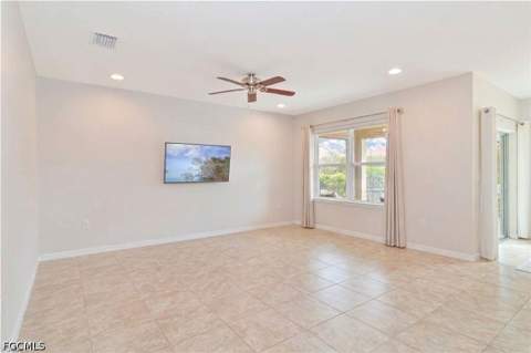 3275 Birchin Ln, Fort Myers FL - photo 10 of 45