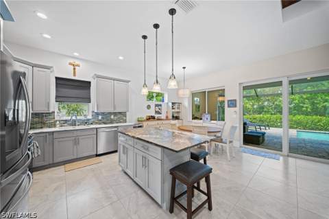 2291 Thomasson Dr, Naples FL - photo 12 of 36