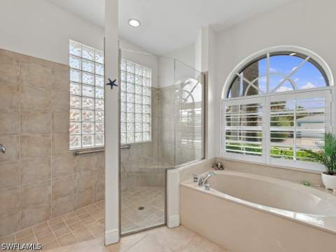 980 Fieldstone Dr, Marco Island FL - photo 16 of 36
