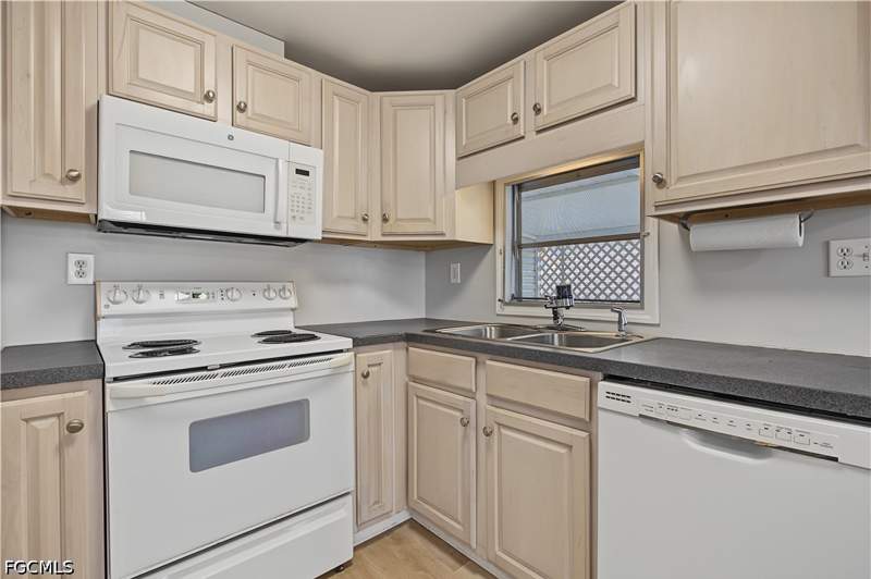 2 bedroom ManufacturedHome at 3395 Galaxy Way, Tamiami Village, North Fort Myers — photo 4