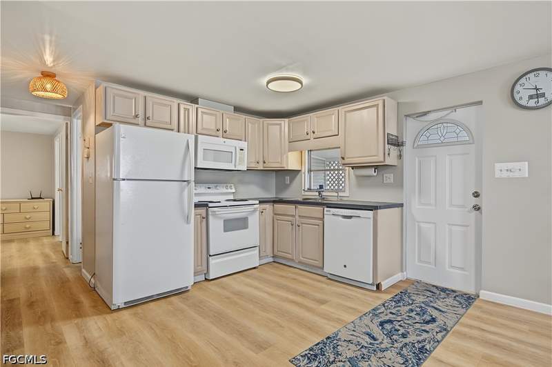 2 bedroom ManufacturedHome at 3395 Galaxy Way, Tamiami Village, North Fort Myers — photo 5