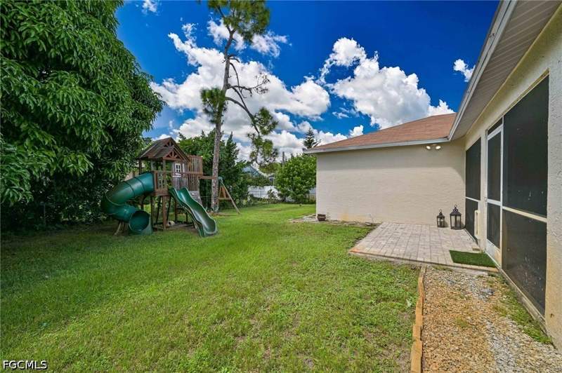 3 bedroom SingleFamilyResidence at 18222 Camellia Rd, San Carlos Park, Fort Myers — photo 3