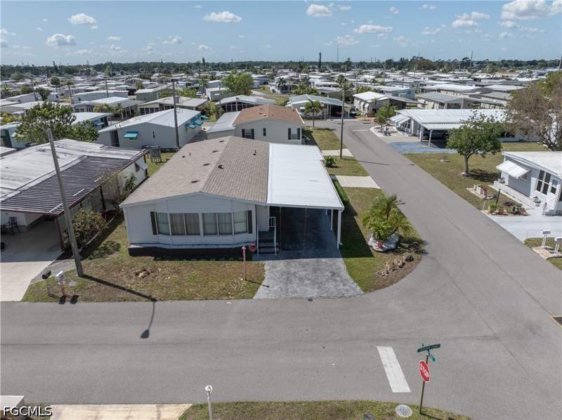 2 bedroom ManufacturedHome at 3408 Rainbow Ln, Tamiami Village, North Fort Myers — photo 2