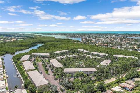 3072 Sandpiper Bay Cir M204, Naples FL - photo 17 of 20