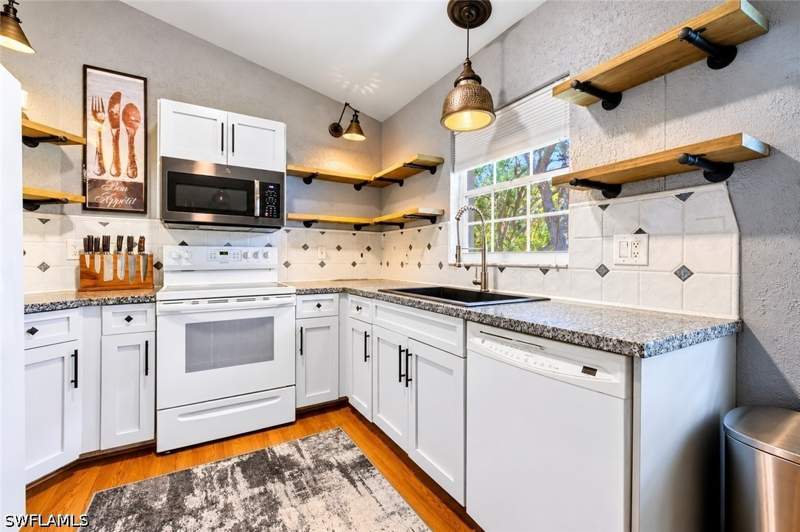 3 bedroom Condominium at 3795 Fieldstone Blvd 106, Fieldstone Village, Naples — photo 5